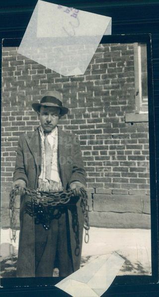 1933 Press Photo Mrs Lucinda Mills John Son Deputy Sheriff Chains Crime