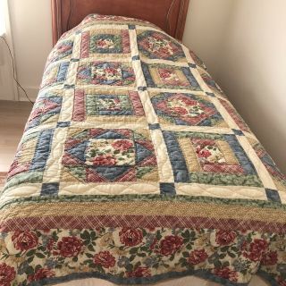Vintage Handmade Quilt Bedspread Coverlet Patch Squares Flowers Blue 83”x83”