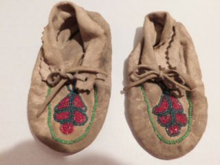 Vintage Native American Indian Child/young Adult Beaded Moccasins