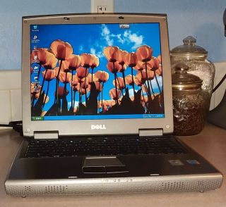 Vintage Dell Inspirion 1100 Running Both Windows Xp And Windows 3.  1