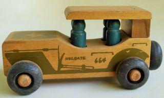Vintage Holgate U.  S.  Army Jeep Wooden Kit Pull Toy With Soldiers Model 664
