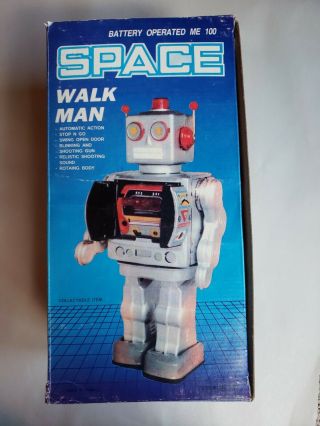 Me 100 Red Space Walk Man Collectable Robot Battery Operated