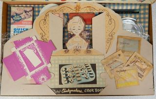 Vintage 1955 Model Craft Kay Stanleys candy maker baking cooking play set 2