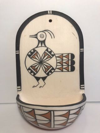 Kewa - Santo Domingo Pueblo American Indian Pottery Wall Pocket - Vicky Calabaza