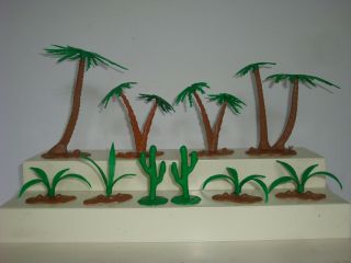 Marx Walt Disney Zorro Play Set / Complete Set Of Palm Trees / Ferns W/ 2 Cacti