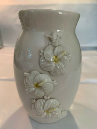 Ivory Porcelain Small Vase With Hibiscus By Hawaiian Artist Dorothy Okumoto
