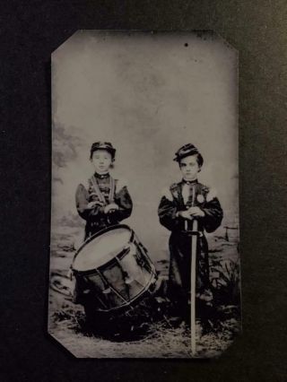Sixth - Plate Civil War Two Tiny Soldiers Tintype C2329rp
