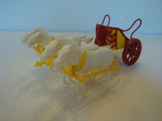 Marx Ben Hur / 4 Horse Chariot / Yellow W/ Red Trim - Early 1959 Flat Colors