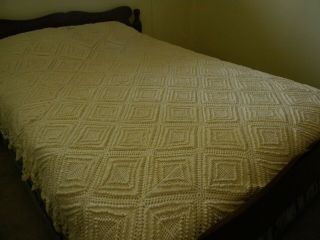 Vintage Hand Crochet Bedspread Coverlet Popcorn Cream Heavy Weight Estate Find