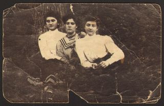 Three Females Women Girls Old Photo 14x9 Cm 30995