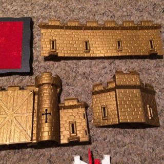 Vintage 1963 Multiple Products Inc Knights Castle w/ Knights,  Catapult 2