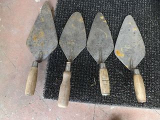 4 X Vintage Bricklayers Plasterers Trowels (3 Are W.  H.  S Hunt & Sons Brades)