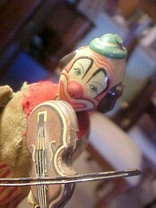 Vintage TPS Tin Wind - up Clown Playing Violin 8.  5 