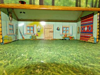 Vintage MARX TIN LITHO LOG CABIN w STOVE PIPE fr FT APACHE PLAYSET Toy Soldier 2