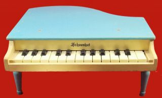 Vintage Schoenhut Toy Grand Piano 25 Keys
