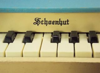 Vintage Schoenhut Toy Grand Piano 25 Keys 2
