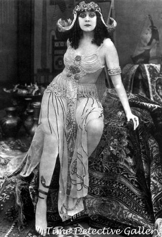 Silent Film Actress Theda Bara As Cleopatra 2 - 1917 - Celebrity Photo Print