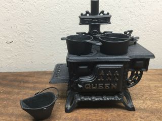 Vintage Toy Queen Cast Iron Miniature Wood / Coal Cook Stove W/accessories Exc
