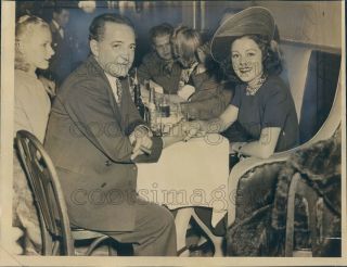 1938 Press Photo Singer Lillian Roth With Husband Ben At Jack White’s 18 Club