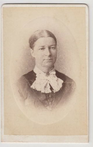 Canada Cdv Photo - A Lady By J.  H.  Moundy Of Port Hope,  Ontario