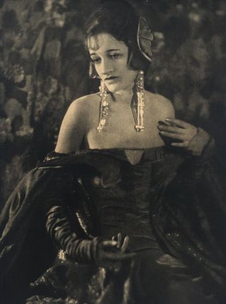 Madame Yevonde 1893 - 1975 La Belle Dame Sans Merci 1922
