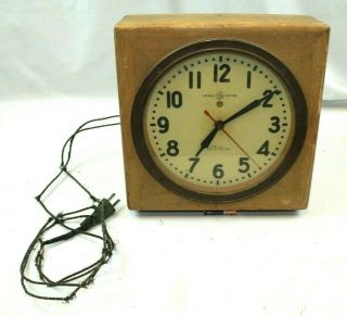 Vintage General Electric " Telechron " Wall Clock School? Trainstation?