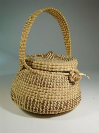 LARGE GULLAH SWEETGRASS WOVEN BASKET WITH HANDLE AND ATTACHED LID 2