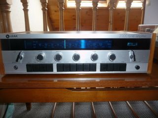 Vintage Leak Stereo Tuner/amplifier 2000