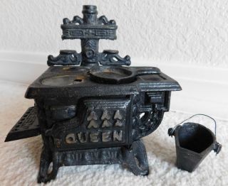 Queen Vintage Cast Iron Wood Burning Kitchen Stove Dollhouse Toy & Accessories