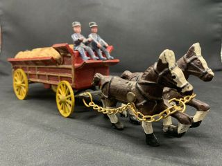 Cast Iron Horse Drawn Beer Wagon 2 Drivers,  28 Barrels Clydesdales Budweiser