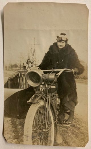 Vintage Indian Motorcycle & Side Car Female Photo York Estate 9