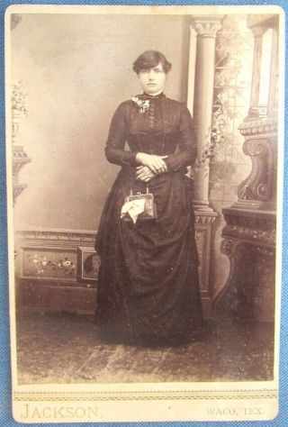 Victorian Era Cabinet Card Photo Of An Identified Lady W/purse From Waco,  Texas