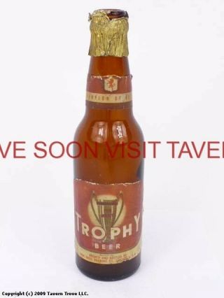 Scarce 1940s Trophy Beer Bottle Tavern Trove Chicago Illinois