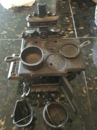 Vintage Queen Miniature Salesman Sample Cast Iron Stove With Accessories