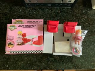 Tyco 1988 Dixie’s Diner Booth Set With Barbara Ann Doll And Stand Nmib