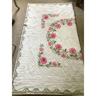 Vintage Quilt With Hand Cross Stitching Floral Quilted 83”x93”