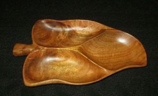 Hawaii Vintage Carved Mango Wood Bowl 15 1/4 " L X 8 1/2 " W X 2 1/4 " T Leaf Shape