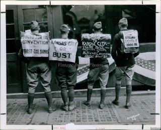 1921 Men Wear Signs Kansas City Or Bust American Legion Military Photo 8x10