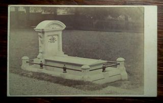 Unusual Cdv Photo The Grave Of Thomas Nunnerley Whitchurch Salop Died 16/10/1870