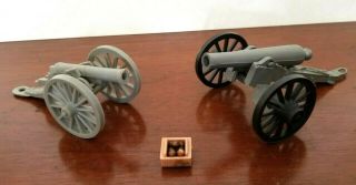 2 Vintage Cannons Marx Fort Apache/civil War