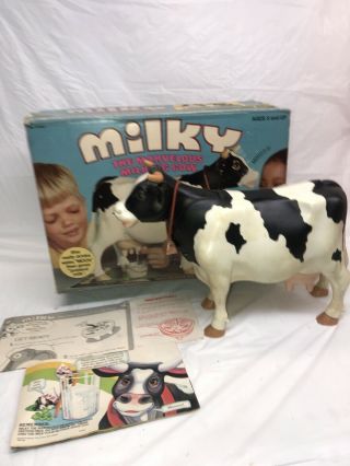 Vintage 1977 Kenner Milky The Marvelous Milking Cow Moos Plastic Toy