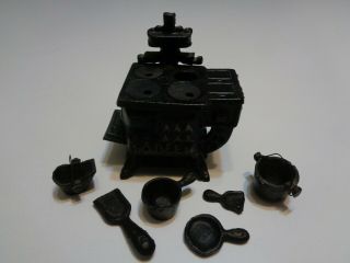 Vintage Cast Iron Miniature Queen Stove - Salesman Sample - Doll House Toy