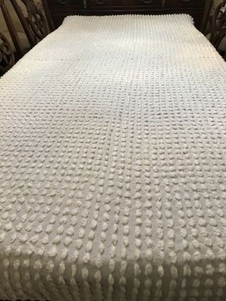 Vintage White Hobnail Chenille Bedspread Blanket Quilt Coverlet,  89 " X 100 "
