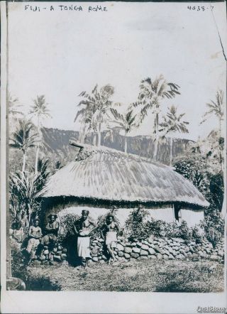 1916 Large Hut Tonga Fiji Islands Palm Trees Native Men Travel Photo 5x7