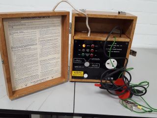 Clare V.  152 Vintage Electrical Safety Tester Pat Test Unit