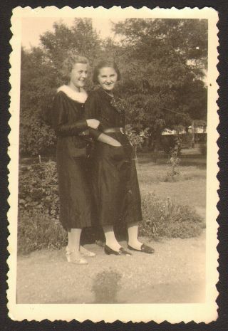 Two Pretty Women Girls Old Photo 6x9 Cm 31047