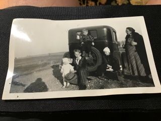 Vintage Photo Ma & Kids Dust Bowl Ford Car Kid On Spare Tire Conoco Oil Sticker