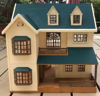 Sylvanian Family Calico Critters Deluxe Village House Green Hill Manor Great