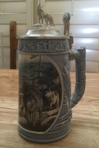 London Crown - " Scouting The Bluffs " The Cry Of The Wolf Series Stein