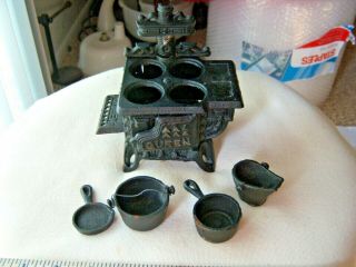 Vintage Miniature Cast Iron Toy Wood Stove Queen Taiwan Coal Cook